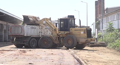 Osmangazi'de kurban satış yerlerinde temizlik çalışması yapıldı