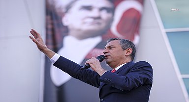 Özgür Özel: “Asla hedeften şaşmayacağız, yolumuzdan dönmeyeceğiz. Bu ülkeyi seven herkesi yarın Saraçhane’ye davet ediyorum”