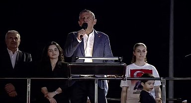 Özgür Özel Avcılar'da... Özel'den Erdoğan'a çağrı: Yol yakınken hukuka dön, adalete dön, yoksa yine pişman olacaksın
