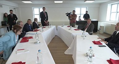 Özgür Özel, Brüksel’de PES Genel Sekreteri Löfven ile görüştü