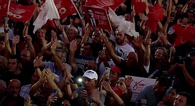 Özgür Özel Büyükçekmece'de... Özel, 2 Kasım Pazar günü için erken seçim çağrısı yaptı: Ekrem Başkan'ın bir vesikalığına yenileceksin
