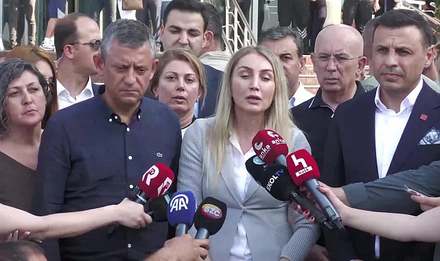 Özgür Özel: CHP tam kadro hem Ferdi Başkan’la hem de Manisa’yla, Manisa’nın iradesiyle dayanışma gösteriyorlar