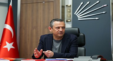Özgür Özel’den Babalar Günü mesajı: “Bu ülke, evladına onurlu bir gelecek bırakmak için yılmadan direnen babaların emeğiyle yeniden ayağa kalkacak”