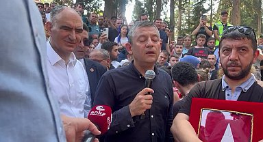 Özgür Özel, Ferdi Zeyrek'in defninde konuştu: