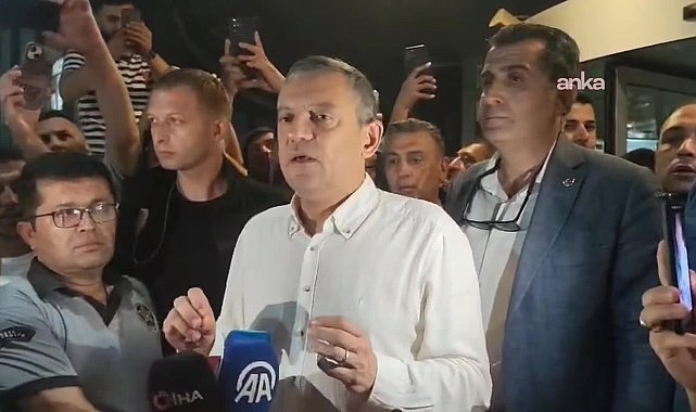 Özgür Özel, Ferdi Zeyrek'in tedavi gördüğü hastanenin önünde açıklama yaptı: Ferdi Başkan'ın kalbi 70 dakika sonra yeniden çalıştı