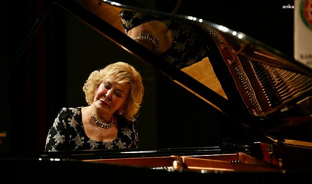 Piyanist Gülsin Onay, 20 Haziran’da Karşıyaka’da