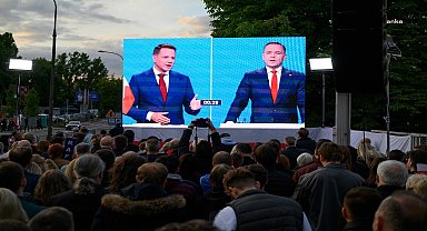 Polonya, Cumhurbaşkanlığı seçimlerinin ikinci turu için sandık başına gitti