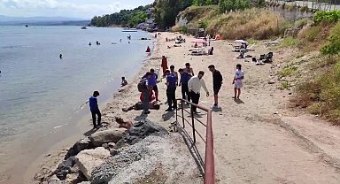 Sinop'ta denizde boğulma tehlikesi geçiren 13 yaşındaki çocuk cankurtaran tarafından kurtarıldı