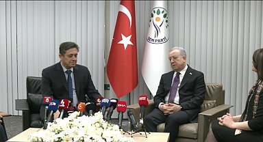 Siyasi partiler arası bayramlaşma... MHP heyeti, DEM Parti'yi ziyaret etti: Heyetler arasında güldüren