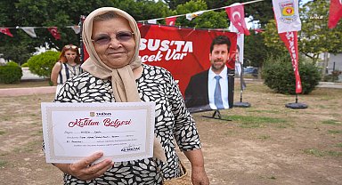 Tarsus Belediyesi kursiyerleri, katılım belgelerini aldı