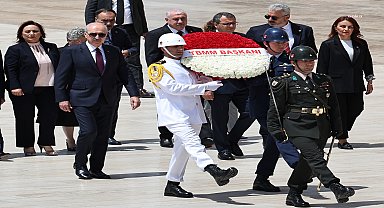 TBMM Başkanı Kurtulmuş ve Başkanlık Divanı üyelerinden Anıtkabir’e ziyaret