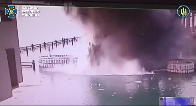 Ukrayna, Kırım Köprüsü'nü su altı patlayıcılarıyla vurduğunu açıkladı, Rusya, köprüyü kapattı 