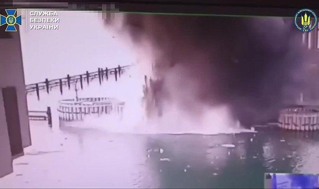 Ukrayna, Kırım Köprüsü'nü su altı patlayıcılarıyla vurduğunu açıkladı, Rusya, köprüyü kapattı