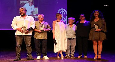 Yeni Tiyatro Dergisi’nden Ayvalık’a ödül yağdı