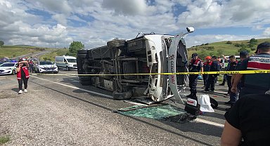 Yozgat'ın Akdağmadeni ilçesinde trafik kazası: 2 kişi öldü, 15 kişi yaralandı
