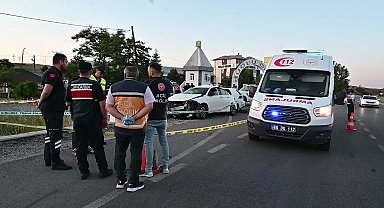 Yozgat'ta iki otomobil çarpıştı: Karı koca hayatını kaybetti, bir kişi yaralandı