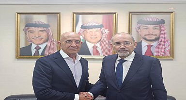 ABD'nin Ankara Büyükelçisi ve Suriye Özel Temsilcisi Barrack, Ürdün Dışişleri Bakanı Safadi ile görüştü