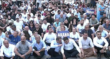 Adanalılar’dan Zeydan Karalar’a destek için oturma eylemi