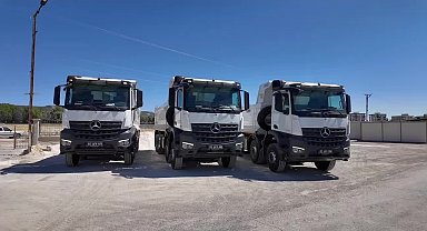 Adıyaman Belediyesi, araç filosuna 3 yeni kamyon dahil etti