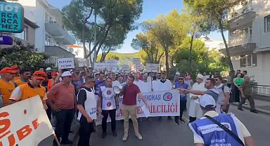 AK Parti Muğla İl Başkanlığı önünde işçilerden tabut ve imamla eylem
