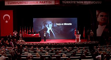 Altan Öymen’in cenaze töreni... Özay Şendir: “‘Ağaçlar Ayakta Ölür’ bir tiyatro eserinin adı ama ‘Cumhuriyetin Çınarları’ aramızdan ayrılsalar da hiç ölmezler”