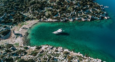 Antalya'ya dün 104 bin 359 turist giriş yaptı... Bakan Ersoy: