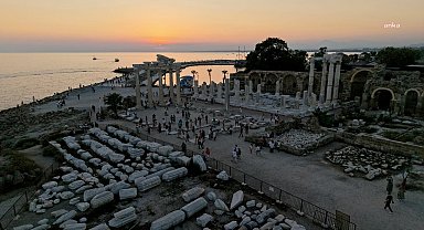 Antalya'ya gelen yabancı turist sayısında temmuz rekoru: Kente dün hava yoluyla 102 bin 6 yabancı geldi