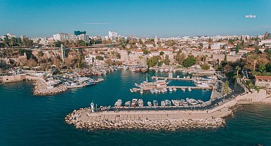 Antalya'ya havayoluyla bir günde giren yabancı ziyaretçi sayısı 100 bini aştı