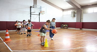 Aydın'da çocuklar takım ruhunu basketbolla öğreniyor