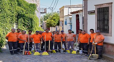 Ayvalık Belediyesi’nden Cunda Adası’nda temizlik 
