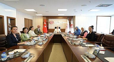 Bakan Göktaş, UNICEF Türkiye Temsilcisi Marchi ile bir araya geldi