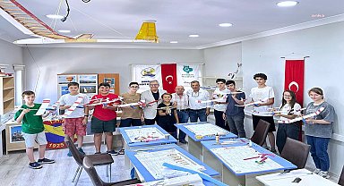 Bandırma Belediye Başkanı Mirza'dan Model Uçak Atölyesi'ne ziyaret