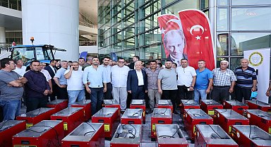 Bursa Büyükşehir Belediyesi'nden kırsal mahallelere ekipman desteği