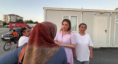 CHP Kadın Kolları Genel Başkanı Asu Kaya, Malatya'da depremzede kadınları ziyaret etti