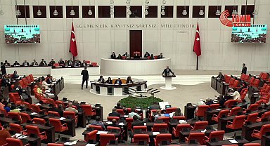 CHP’li Aşkın Genç’ten torba kanun tepkisi: 15 Temmuz sonrası yaşanan yapısal tahribatlardan ders çıkarılacağına, bugün yeni bir siyasi kadrolaşma sürecine zemin hazırlanıyor