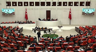 CHP’li Aşkın Genç’ten vakıflara vergi muafiyeti tepkisi: “KDV muafiyeti gerekiyorsa önce enflasyona ezdirilen halkın mutfak alışverişine getirilsin”