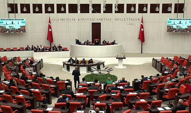 CHP’li Aşkın Genç’ten vakıflara vergi muafiyeti tepkisi: “KDV muafiyeti gerekiyorsa önce enflasyona ezdirilen halkın mutfak alışverişine getirilsin”