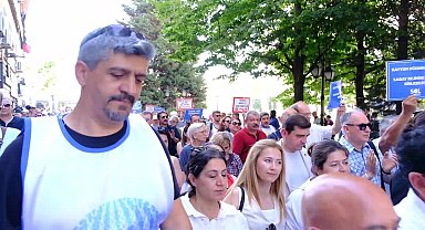 CHP’li belediyelere yönelik operasyonlar Eskişehir’de protesto edildi