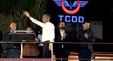 CHP'nin Adana mitingi... Özgür Özel: 11 yıl geriye gidip iftira attırıyorlar