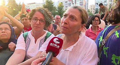 CHP’nin “Millet İradesine Sahip Çıkıyor” mitingi… Antalyalılardan Muhittin Böcek’in tutuklanmasına tepki: 2028’de seçilmeyi düşünüyor, o yüzden de bütün CHP’lileri yok etmek istiyor ama edemeyecek