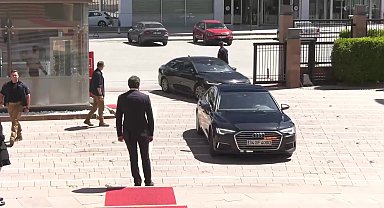 DEM Parti'den CHP'ye ziyaret... Özgür Özel: