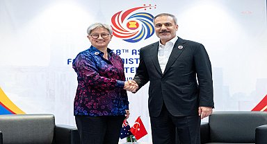 Dışişleri Bakanı Fidan, Kuala Lumpur'da Avustralya Dışişleri Bakanı Wong ile bir araya geldi