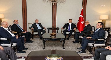 Dışişleri Bakanı Hakan Fidan, Hamas Şura Meclisi Başkanı Muhammed Derviş başkanlığındaki Hamas heyetiyle görüştü