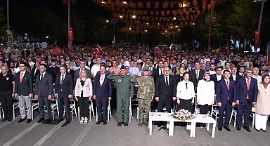 Diyarbakır Valisi Zorluoğlu: “15 Temmuz gecesi topyekûn Türkiye’miz hedef alındı”
