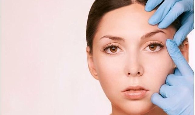 Doç. Dr. Ezgi Özkur’dan estetikte doğallık odaklı yenilikçi yaklaşımlar