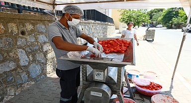 Efes Selçuk’ta kışlık salça hazırlıkları başlıyor