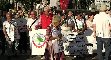 Emekliler Kadıköy’den iktidara seslendi: Emekliler geçinemiyor, duyun bizi