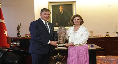 Eskişehir Büyükşehir Belediye Başkanı Ünlüce, İzmir Büyükşehir Belediye Başkanı Tugay'ı ağırladı