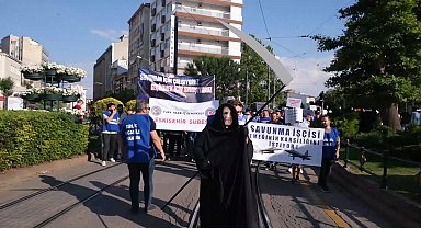 Eskişehir’de kamu işçileri Azrail kostümü ve tabutla zam teklifini protesto etti