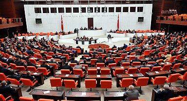 HÜDA PAR, cuma namazı saatinde çalışanların izinli sayılması hakkındaki kanun teklifini TBMM Başkanlığı'na sundu